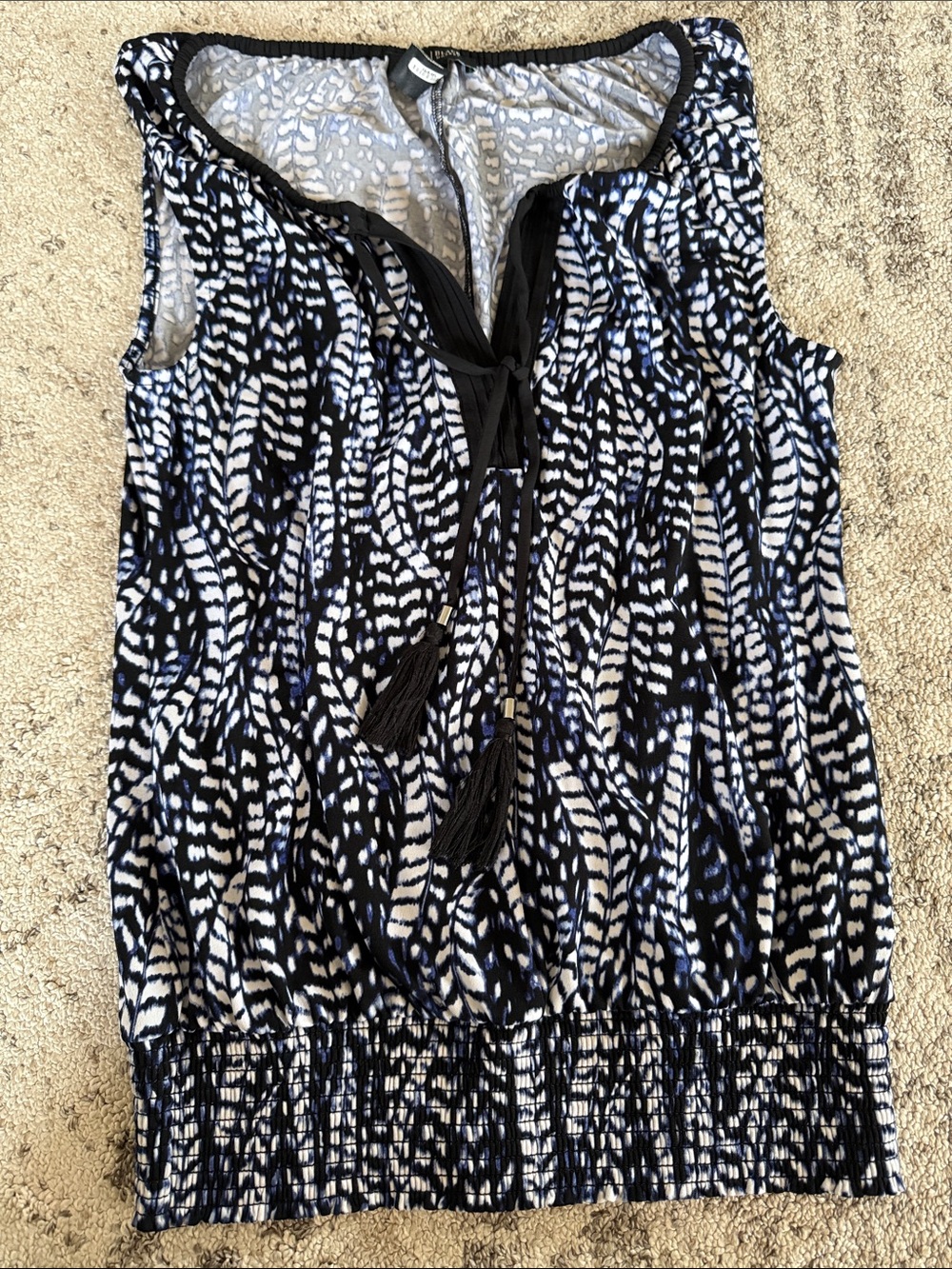 White House Black Market Black & White Sleeveless Tie-Front Tank